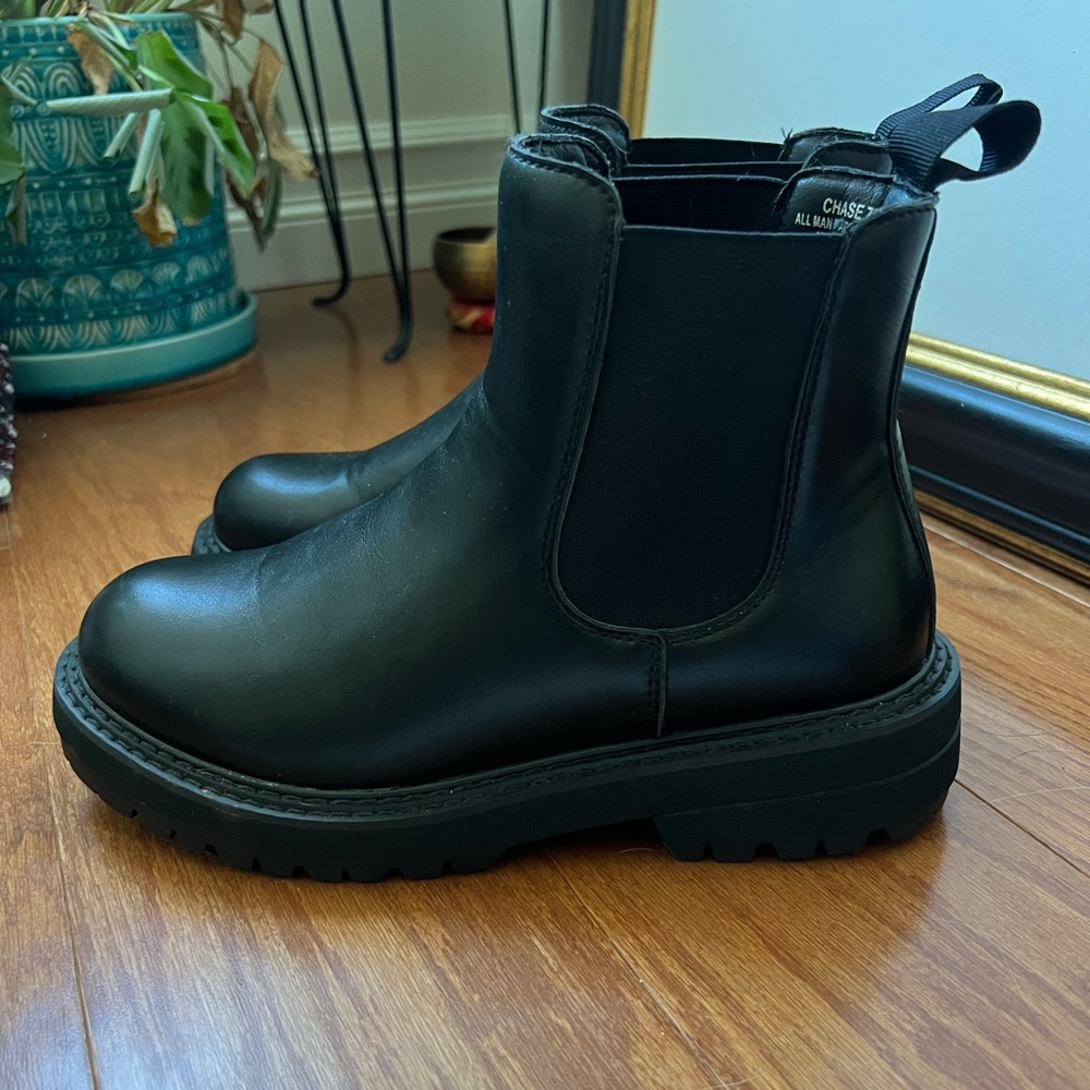 Black Vegan Chelsea Boots